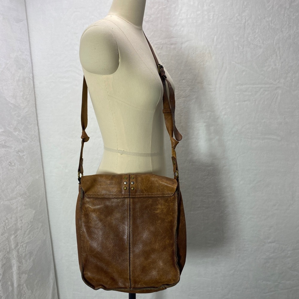 Patricia Nash Armeno Distressed Brown Leather Studded‎ Crossbody Messenger Bag - Picture 4 of 16